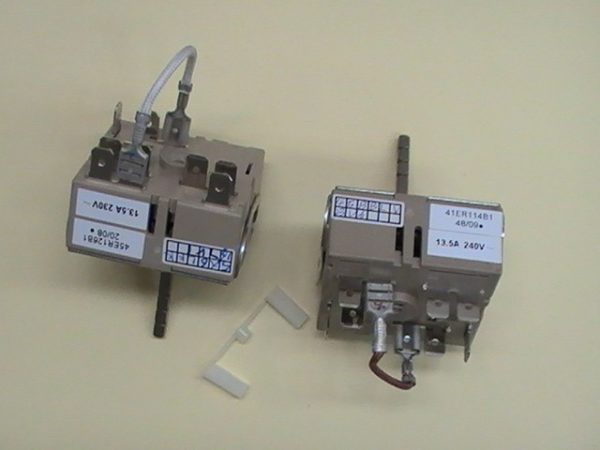 Universal Control Switch Dual Pole + Pilot (323)