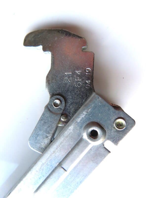 WHIRLPOOL OVEN DOOR HINGE - Image 3