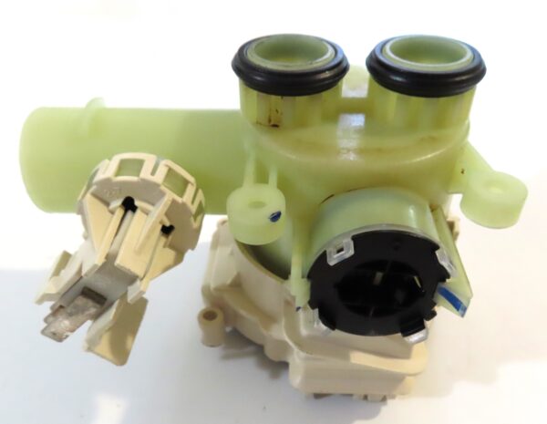 WESTINGHOUSE/SIMPSON DISHWASHER 2 WAY DIVERTER VALVE LONG NECK 32029698 - Image 6