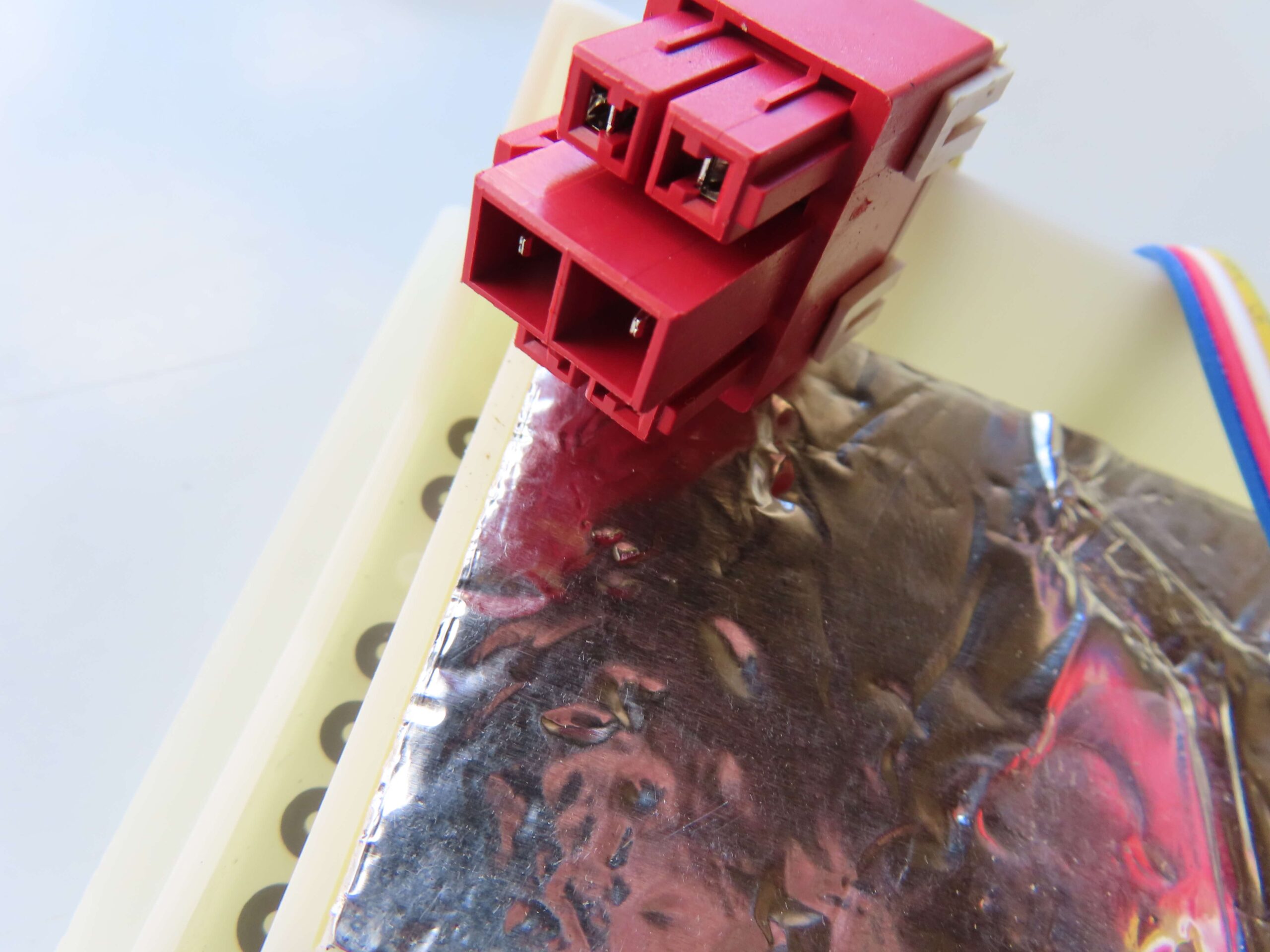 HISENSE FRIDGE DAMPER ASSEMBLY HRSBS632BW - Image 3