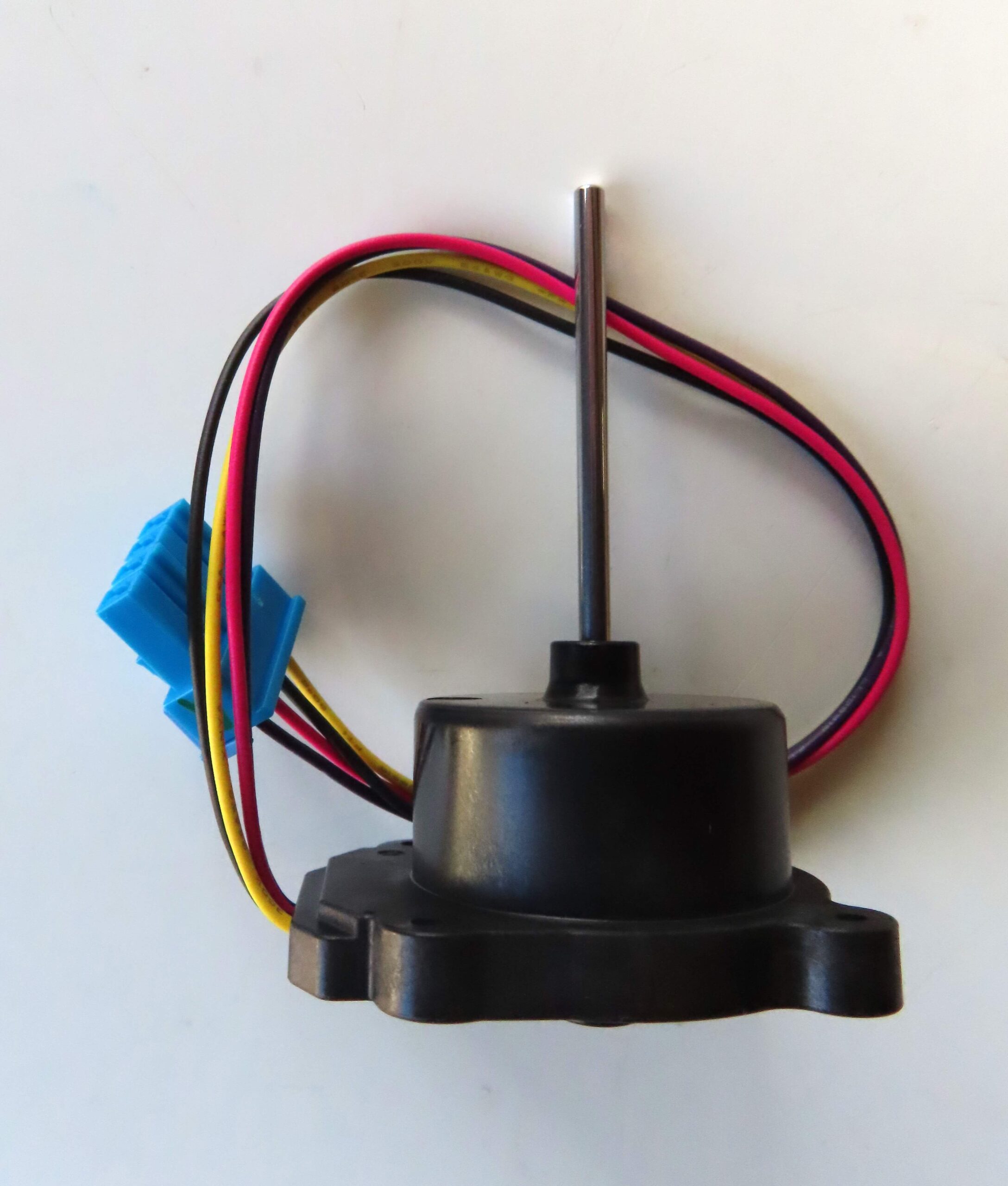 LG FRIDGE DC CONDENSER FAN MOTOR EAU65058519 - Image 3