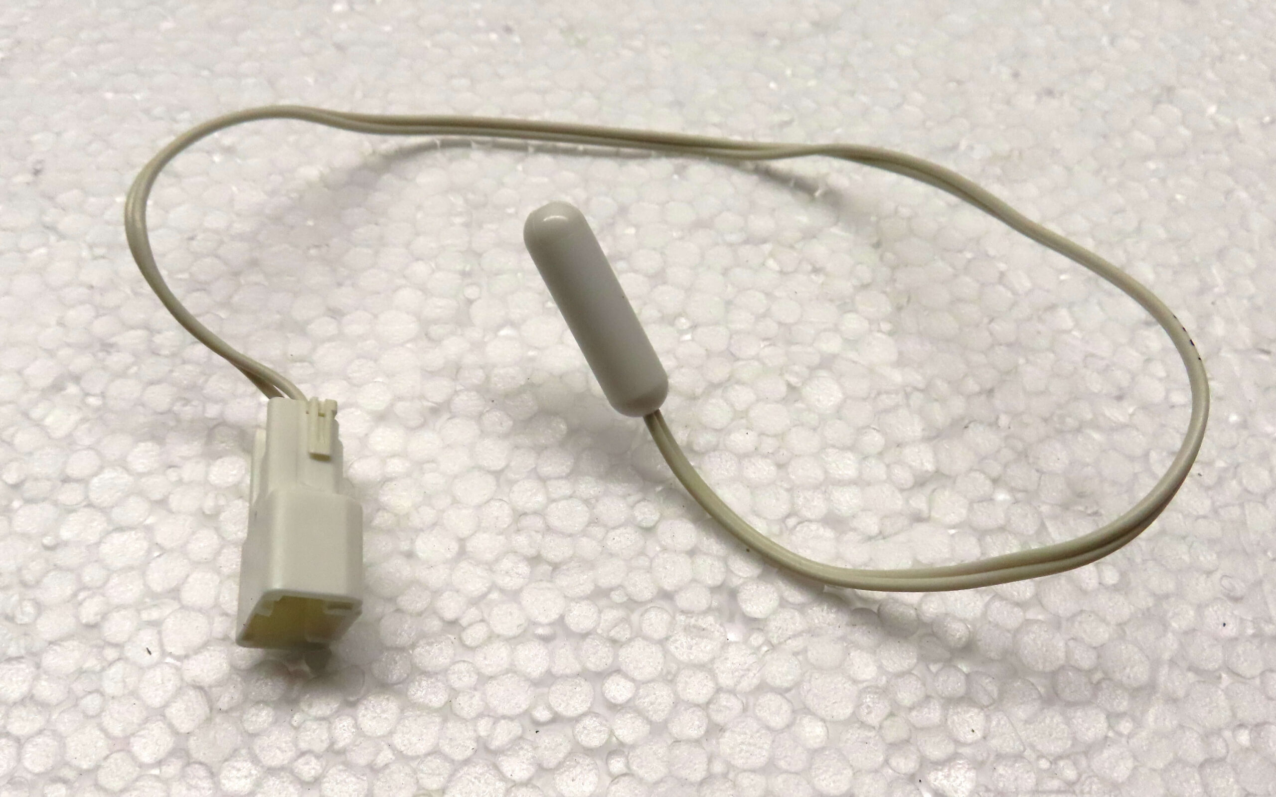 HITACHI FRIDGE DEFROST SENSOR PTR-H24PGD7 002 - Image 3