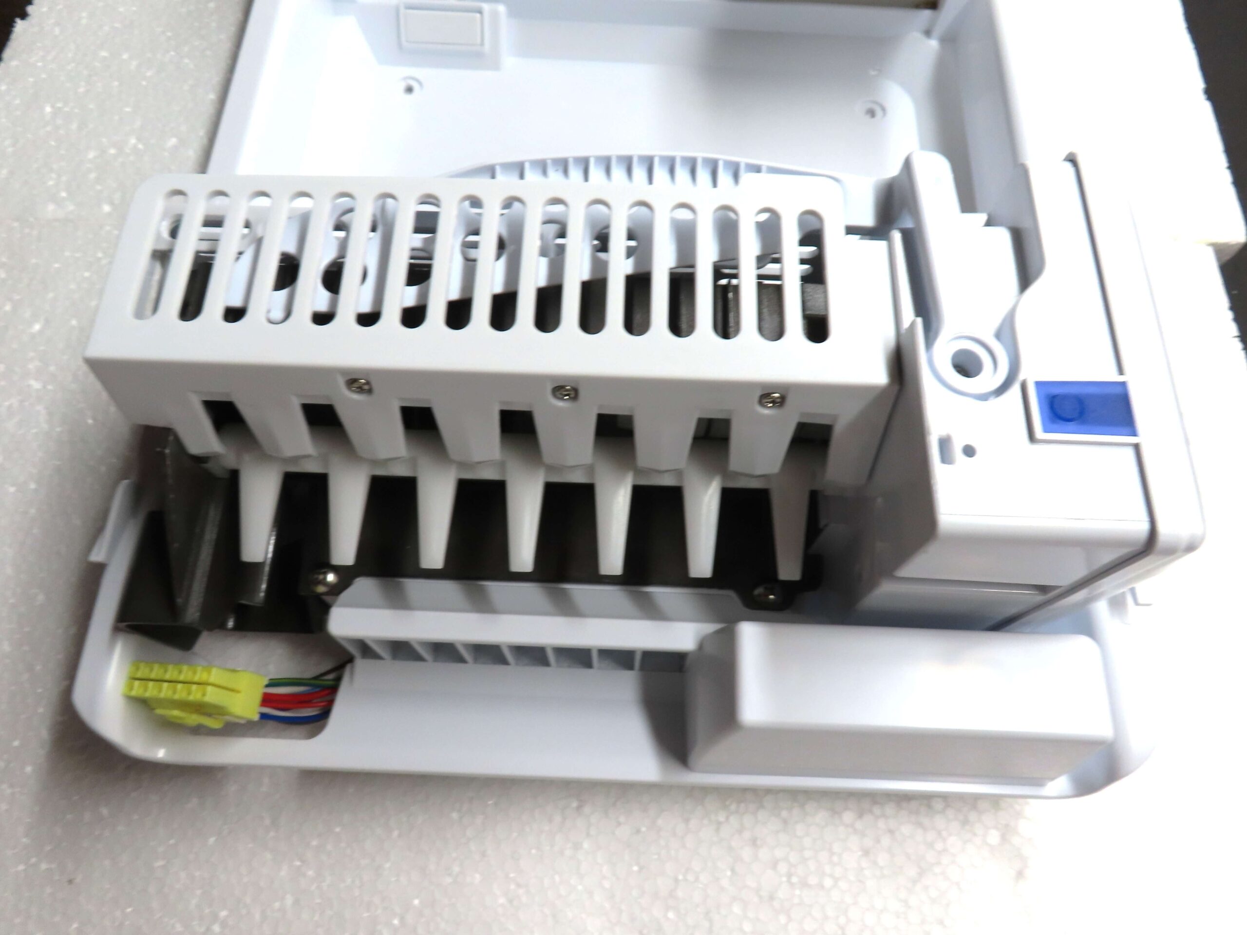 SAMSUNG FRIDGE ICE MAKER & AUGER DA97-11095D - Image 9
